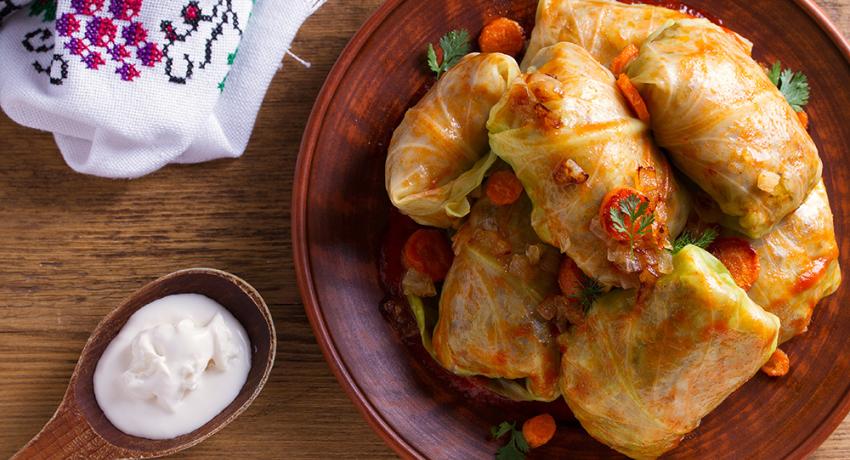 Gołąbki - Stuffed cabbage rolls in tomato sauce