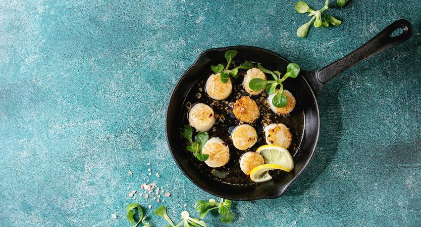 Seared Scallops and Mixed Leaf Salad